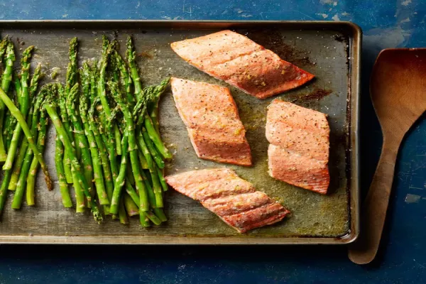 Salmon & Asparagus with Lemon Garlic Butter