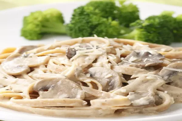 Fettuccine with Creamy Mushroom Sauce