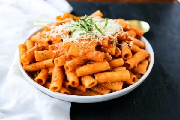 PHILLY Creamy Basil and Red Pepper Pasta