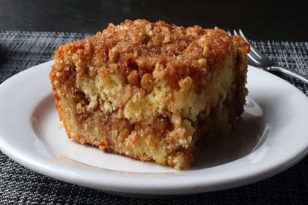 Apple Crumble Coffee Cake